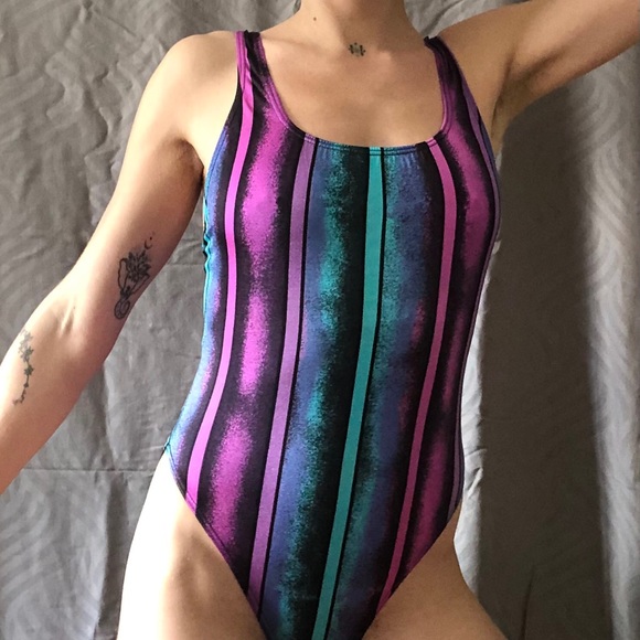VINTAGE 80s HIGH CUT ONESIE SWIMSUIT - Picture 2 of 5